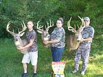 Click image for larger version.&nbsp;

Name:	3 deer 2009.jpg&nbsp;
Views:	62&nbsp;
Size:	148.4 KB&nbsp;
ID:	7339